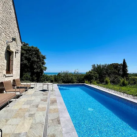 Soleil Levant Exceptional With Pool *