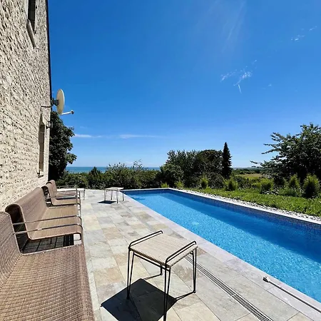 Nyaraló Soleil Levant Exceptional With Pool Quettehou